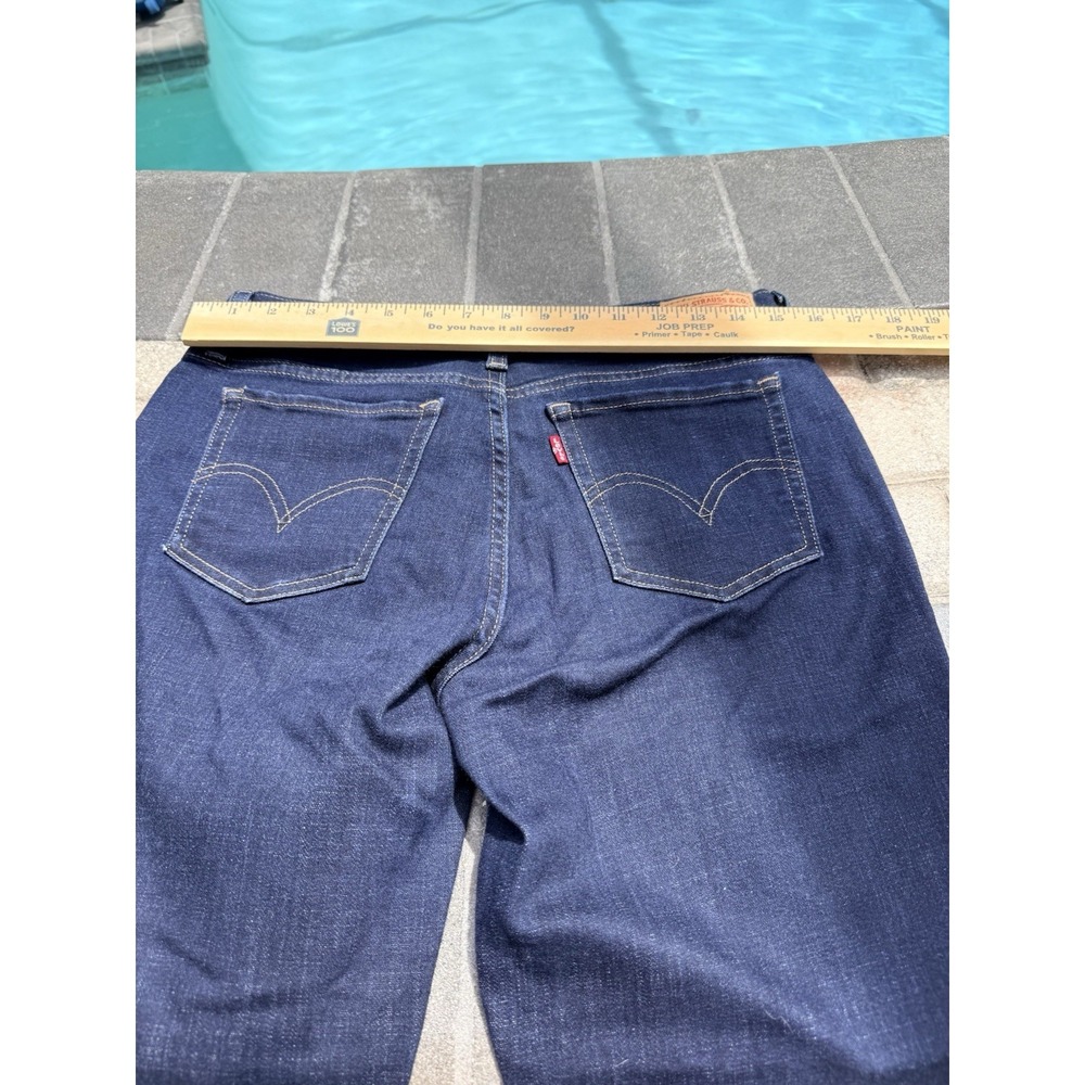 Levi's Women's Straight Leg Dark Wash Medium Rise Jeans Size 28 Short - Picture 3 of 8